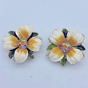 Vintage Coro Enamel Dogwood Blossom With Rhinestone Center Clip On Earrings